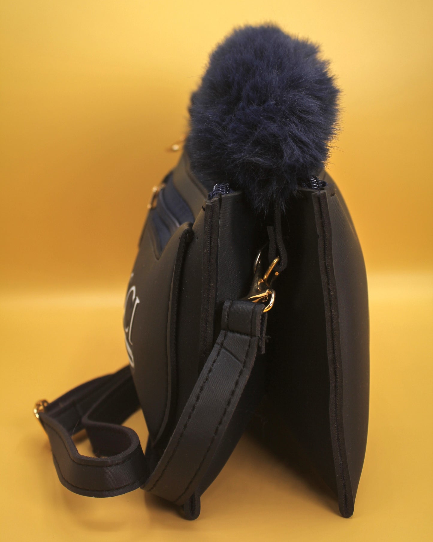 GCI Mobile Pouch