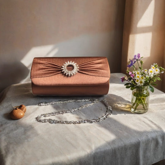 Shiny clutch