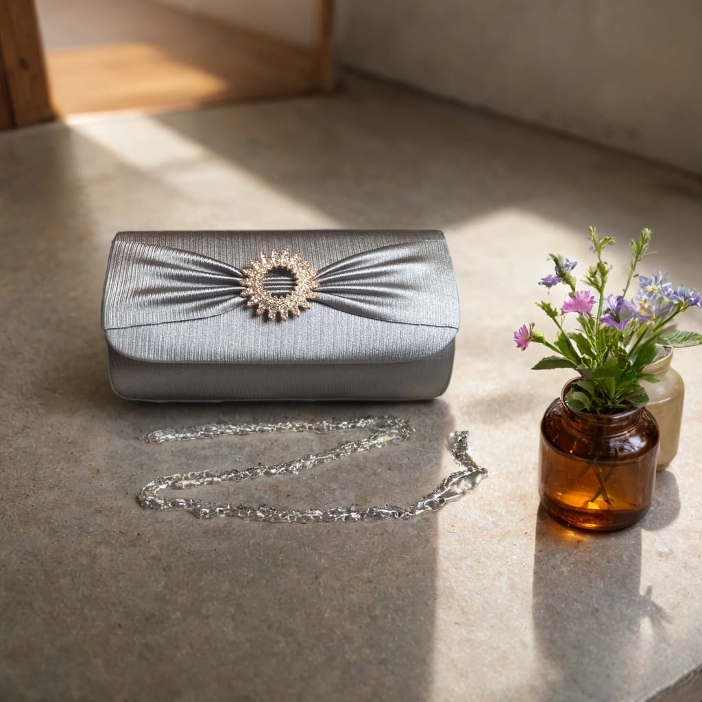 Shiny clutch